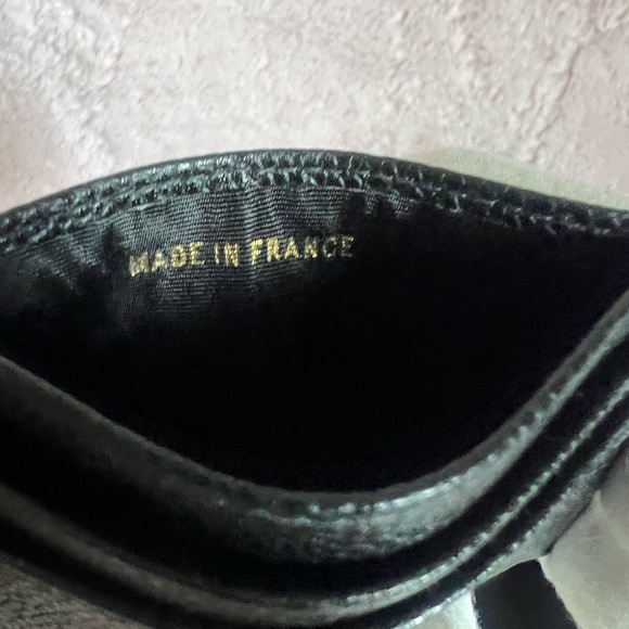 CHANEL Textured Black Card Holder - Picture 7 of 11